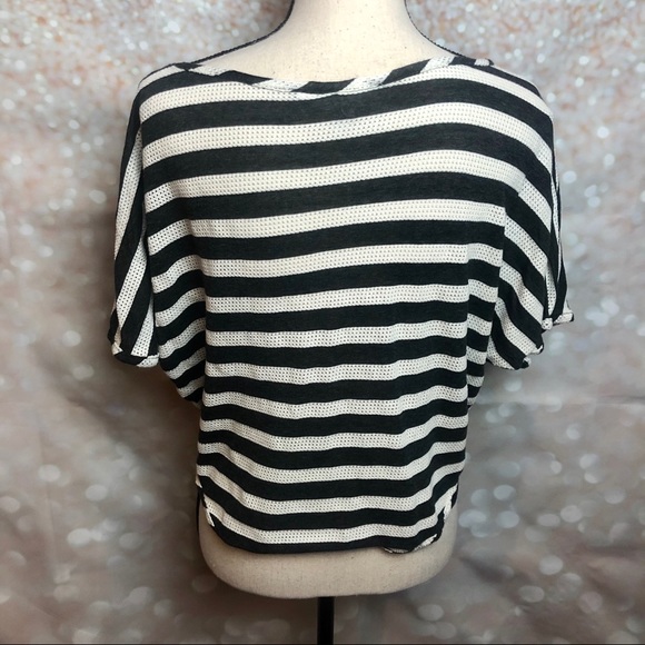 Kirra Sheer Crop Top - Picture 2 of 4